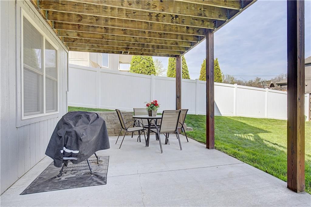 2315 NW Hedgewood Drive — photo 37