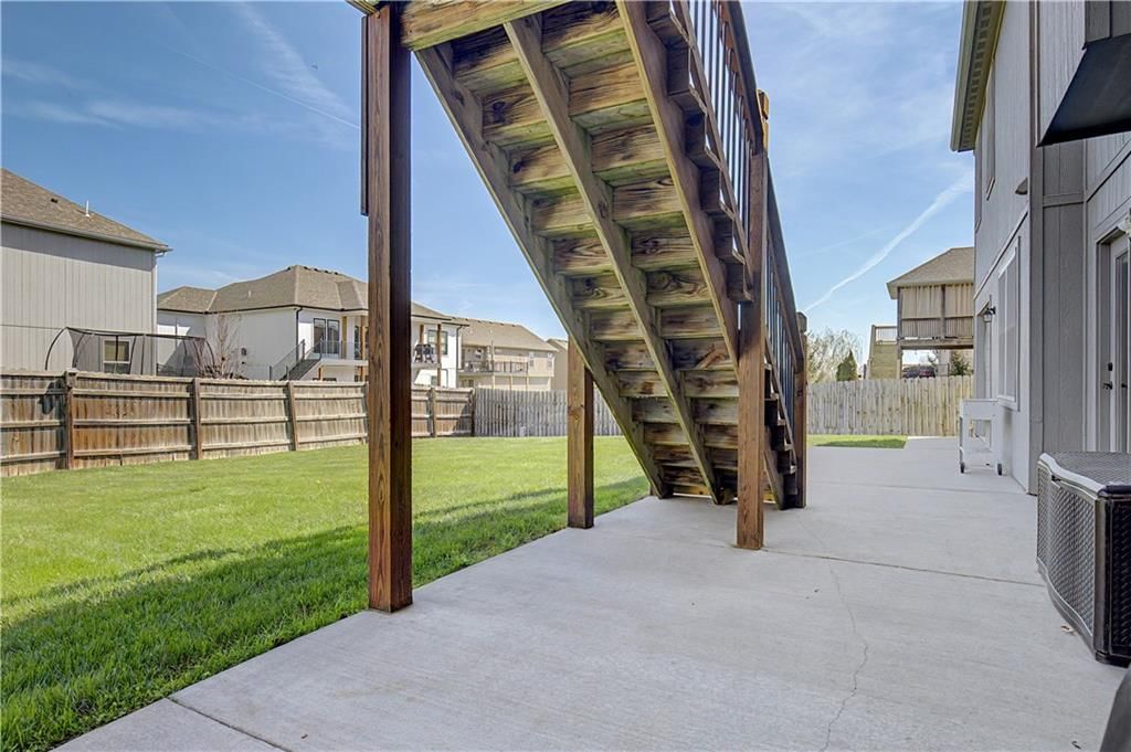 2315 NW Hedgewood Drive — photo 38