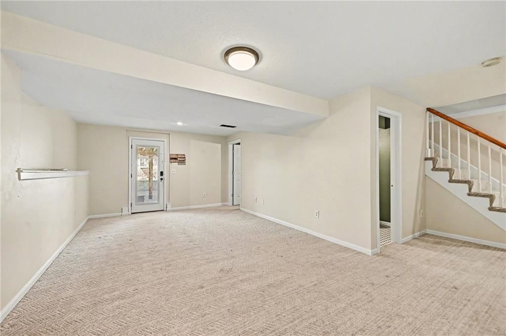 1012 NE Barnes Drive — photo 6
