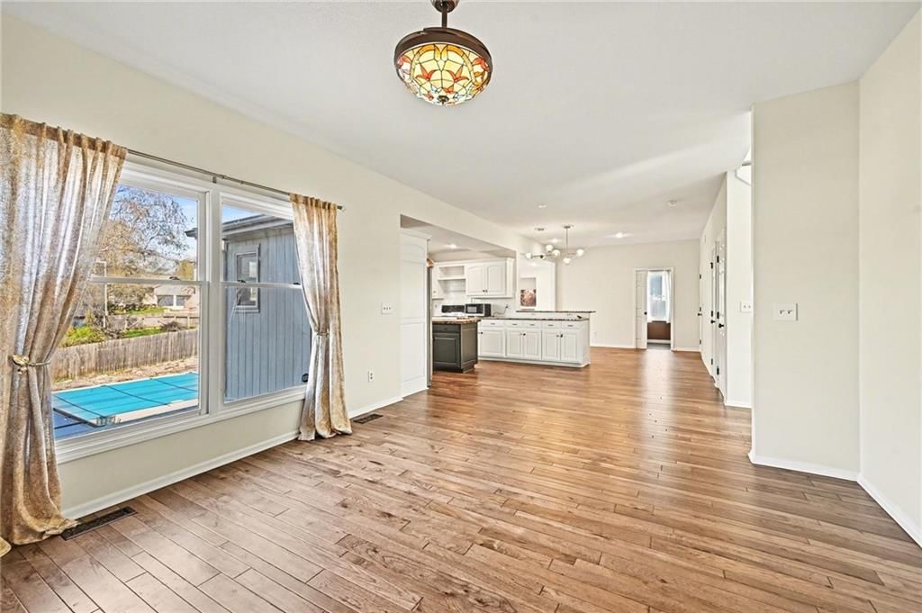 1012 NE Barnes Drive — photo 7