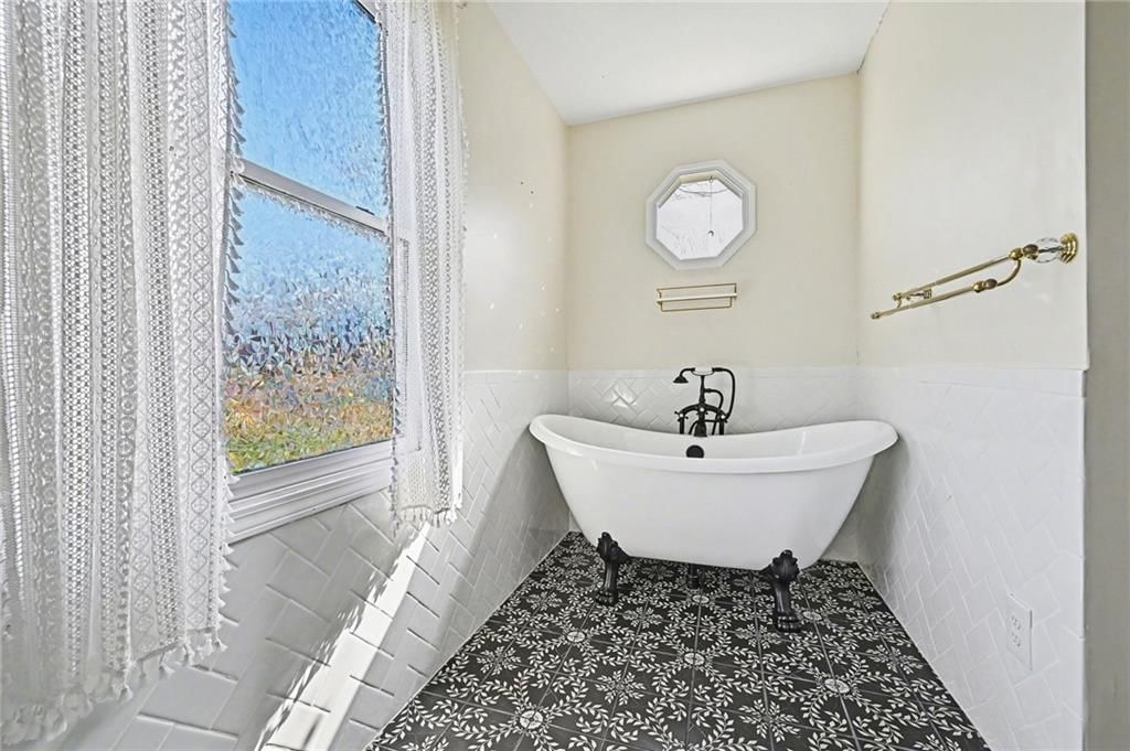 1012 NE Barnes Drive — photo 14
