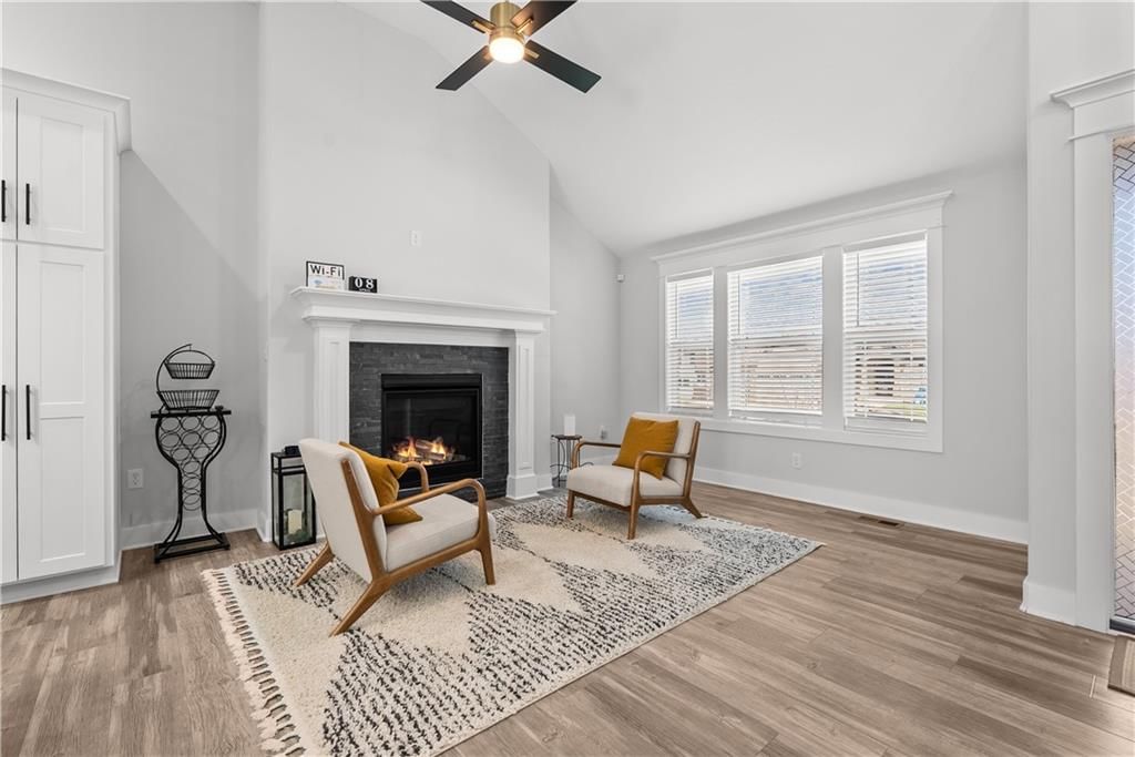 1126 N Holland Drive — photo 4