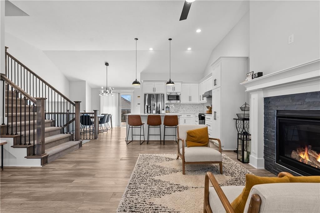 1126 N Holland Drive — photo 5