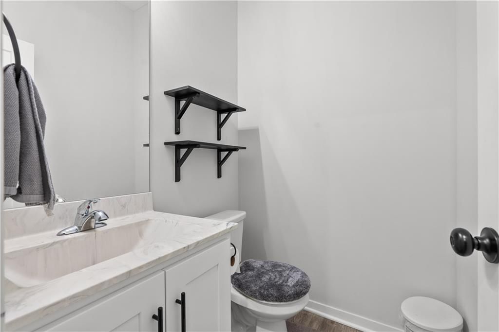 1126 N Holland Drive — photo 25