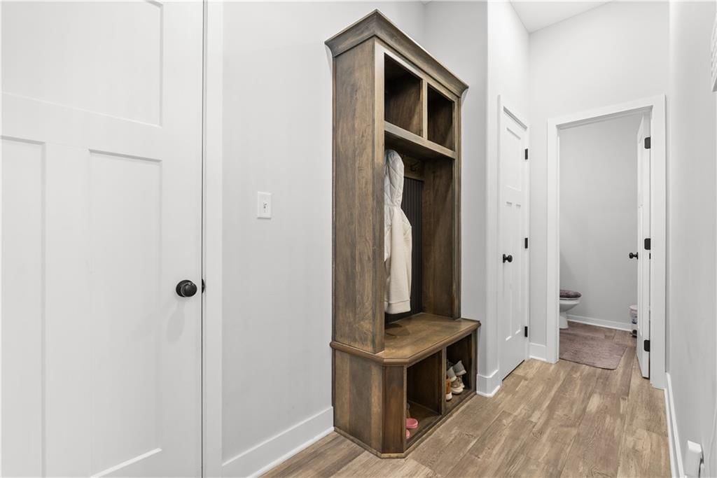 1126 N Holland Drive — photo 26