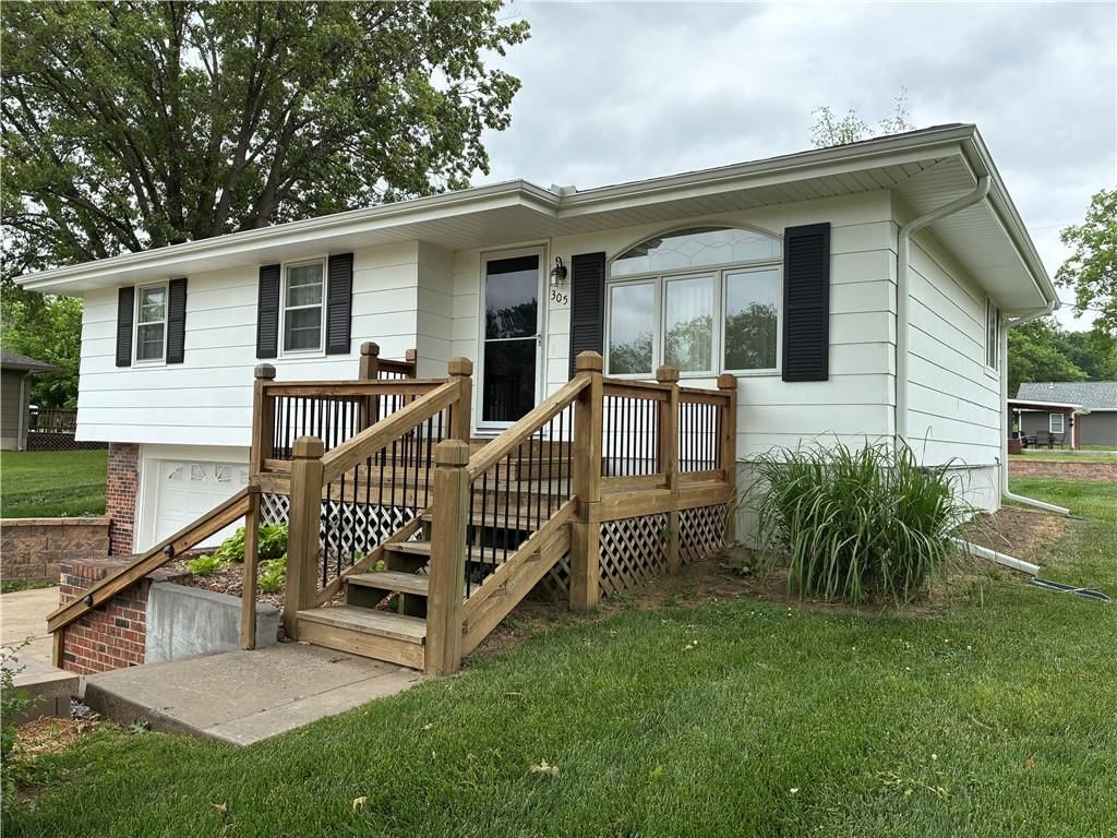 305 N 4th Street, Gower, MO