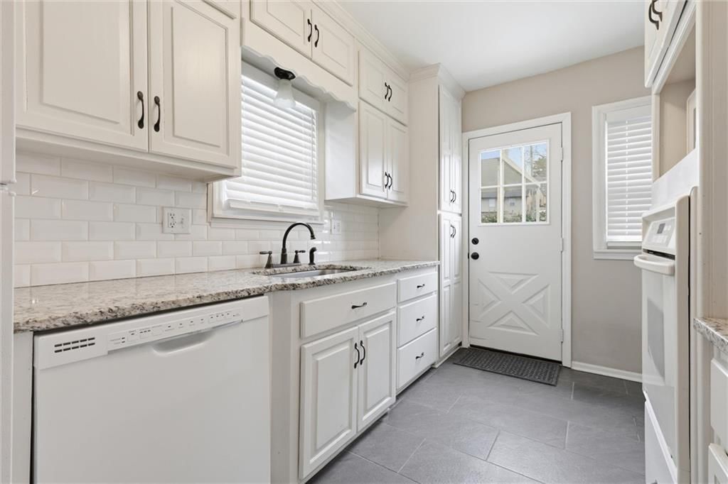 801 E 72nd Street — photo 11