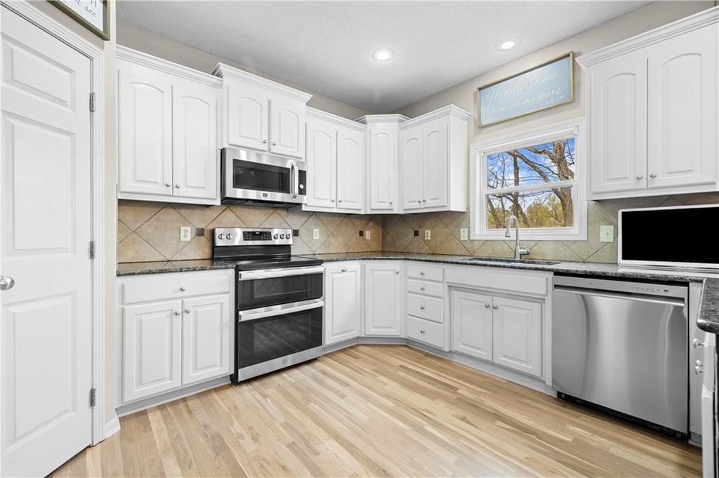 12122 W 73 Terrace — photo 14