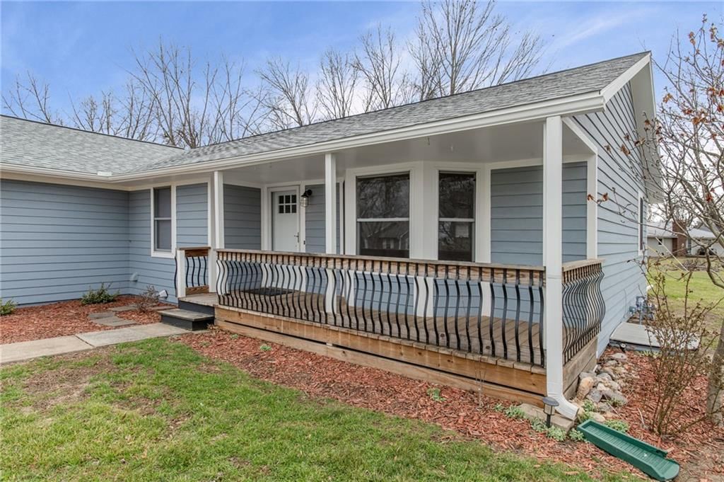 605 E Maple Street — photo 3