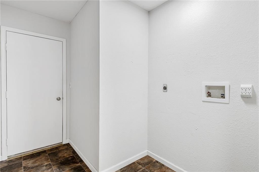 605 E Maple Street — photo 16