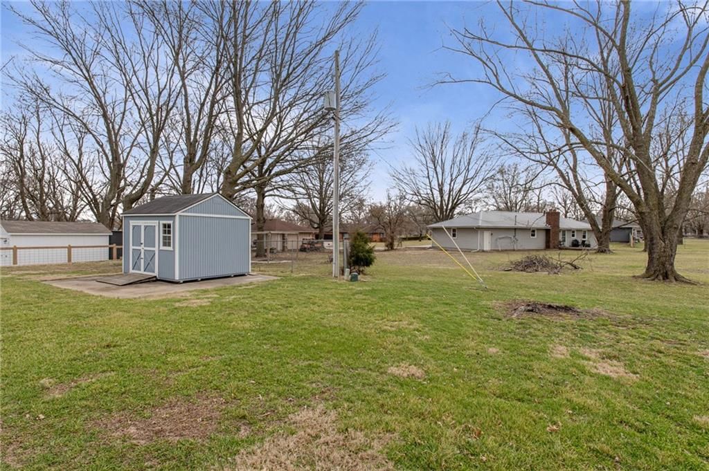 605 E Maple Street — photo 37