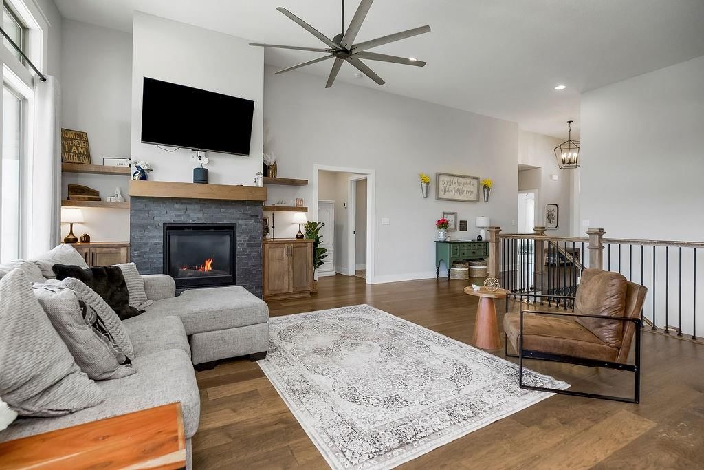 807 W Solomon Drive — photo 4