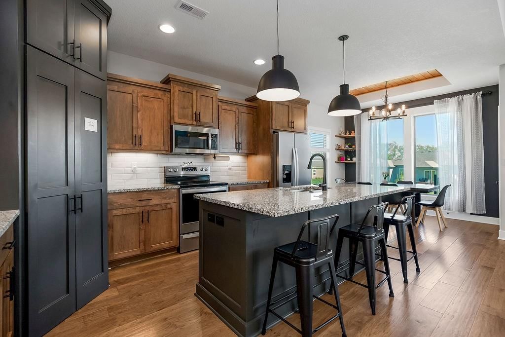 807 W Solomon Drive — photo 5