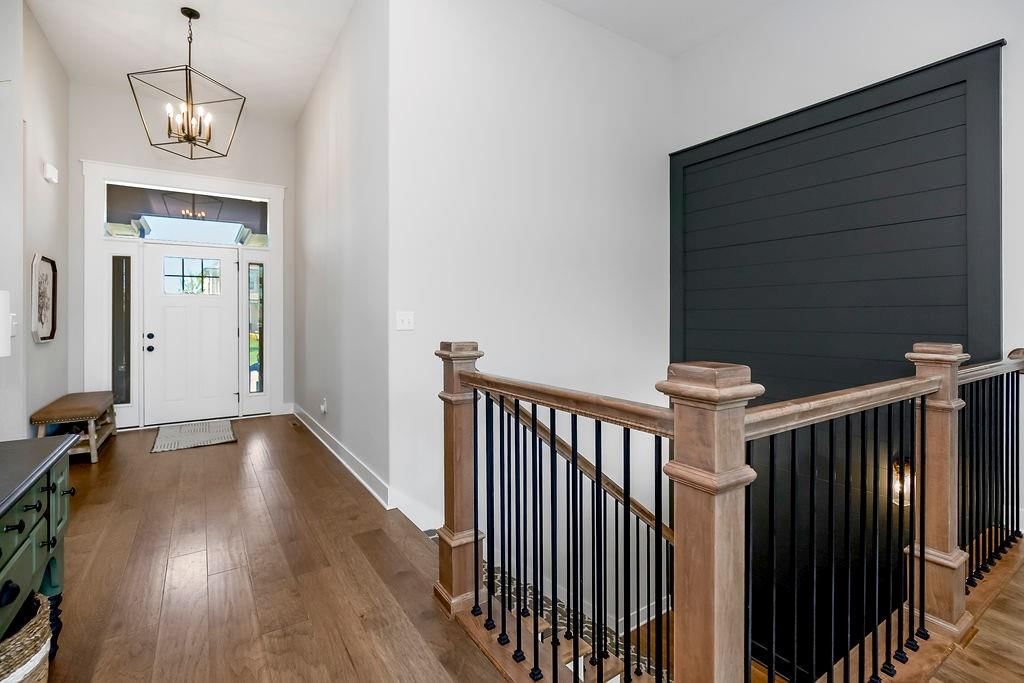 807 W Solomon Drive — photo 8