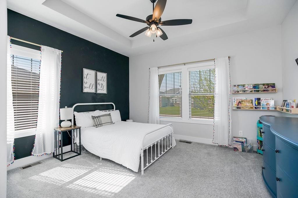 807 W Solomon Drive — photo 16
