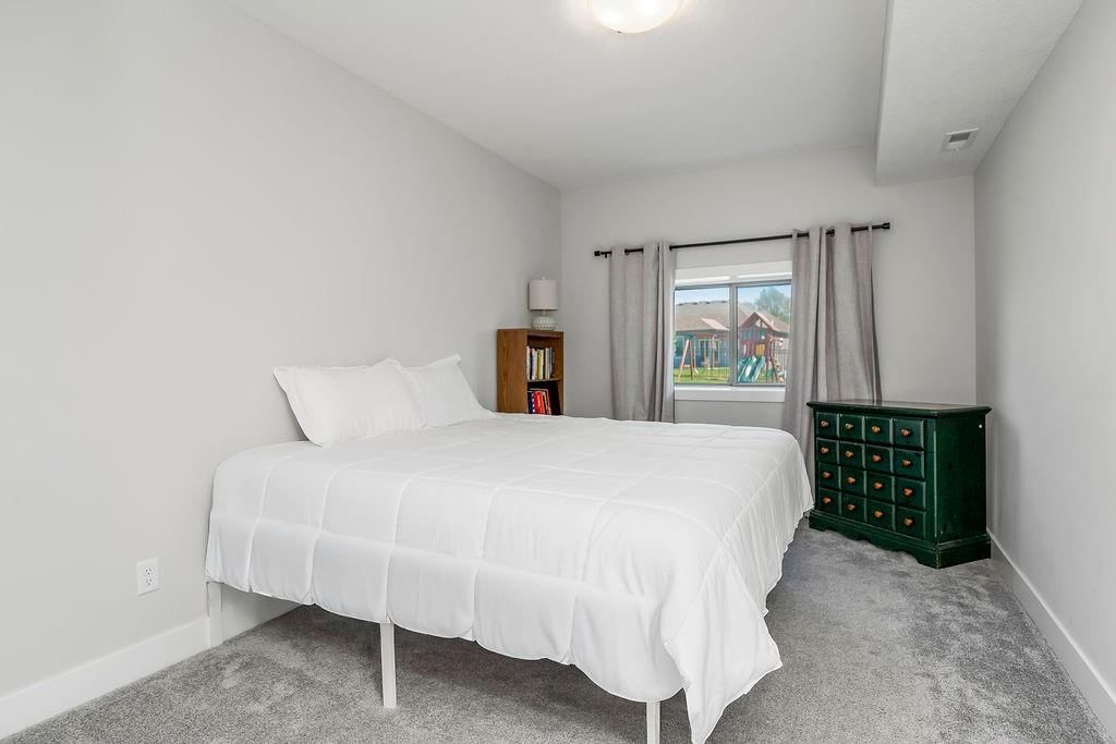 807 W Solomon Drive — photo 19