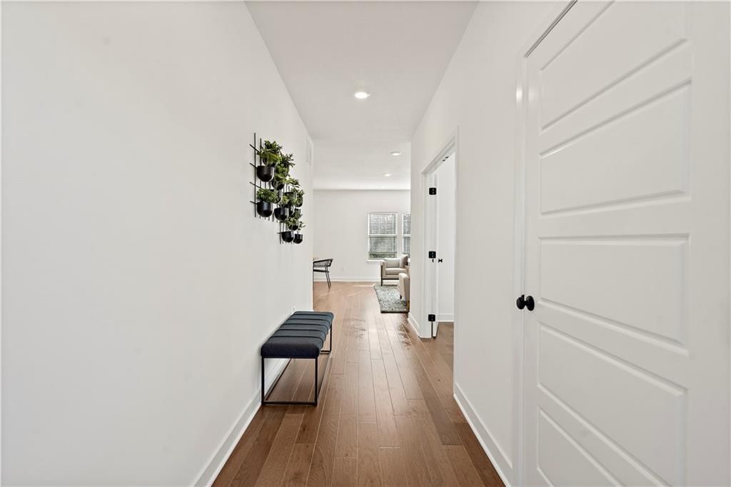 18251 W 166th Terrace — photo 2
