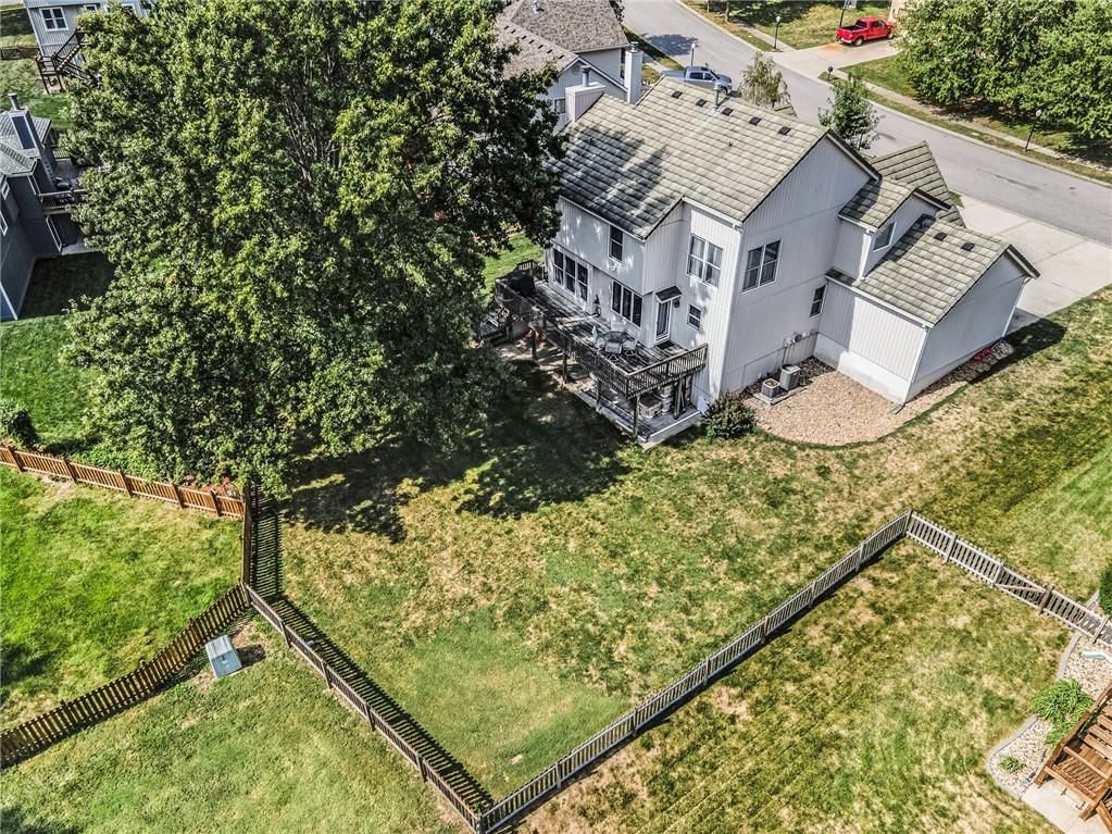 4001 NE 60th Terrace — photo 31