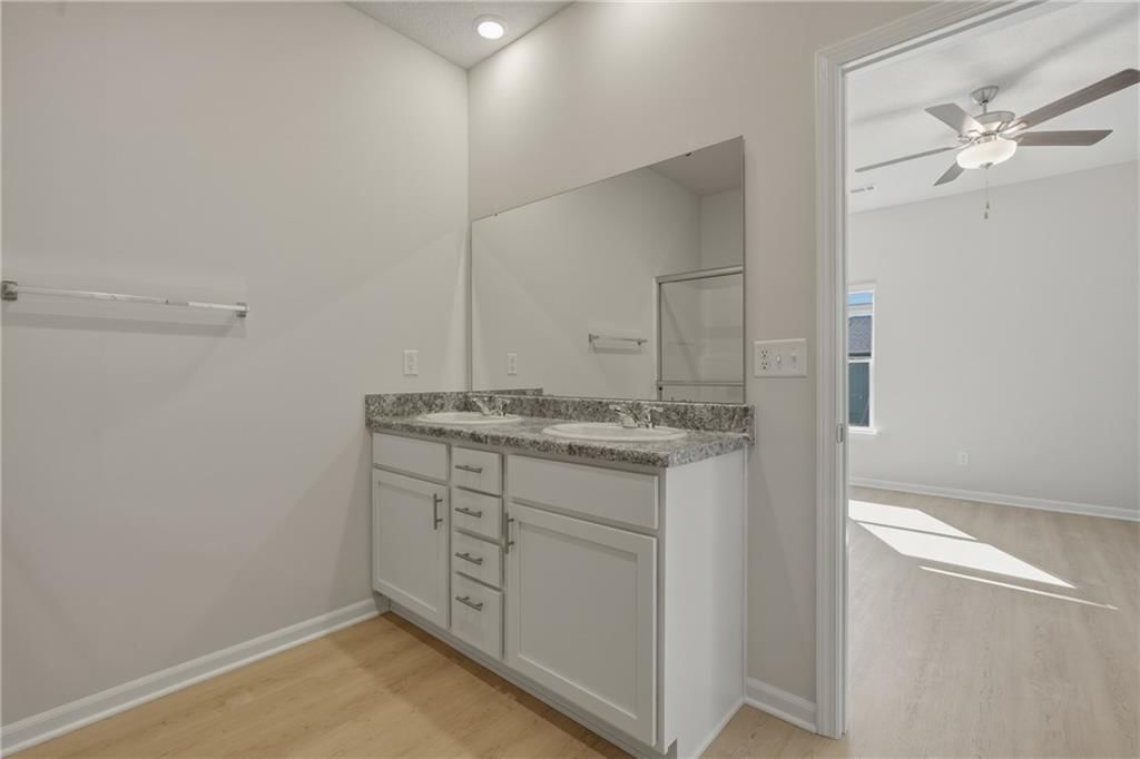 671 W Lanesfield Street — photo 5