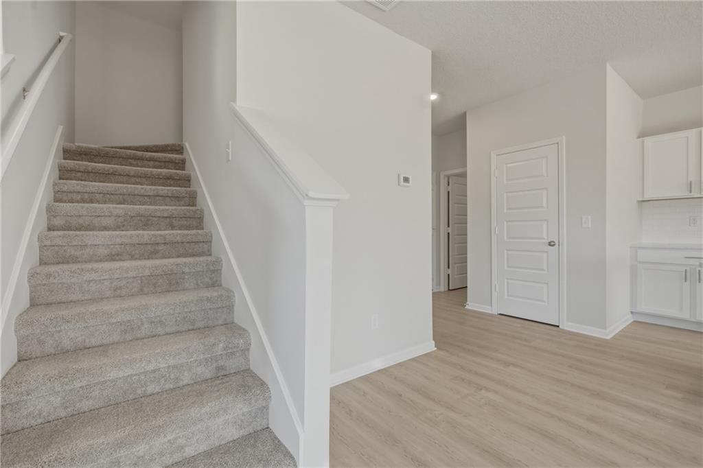 671 W Lanesfield Street — photo 7