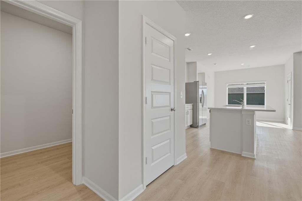 671 W Lanesfield Street — photo 15