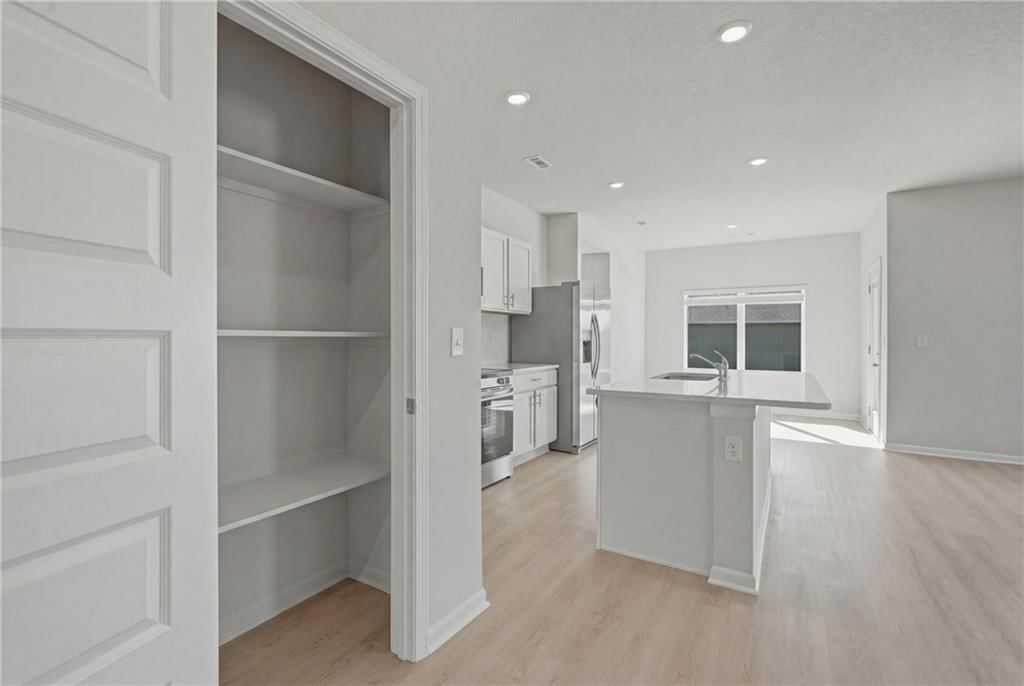 671 W Lanesfield Street — photo 18