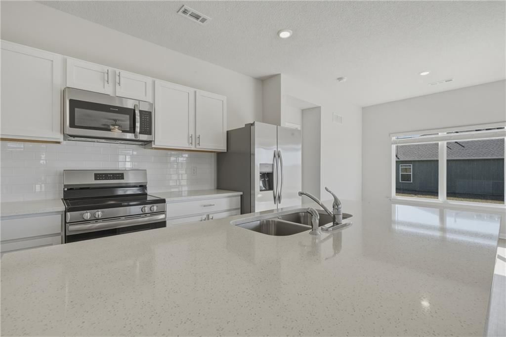 671 W Lanesfield Street — photo 20