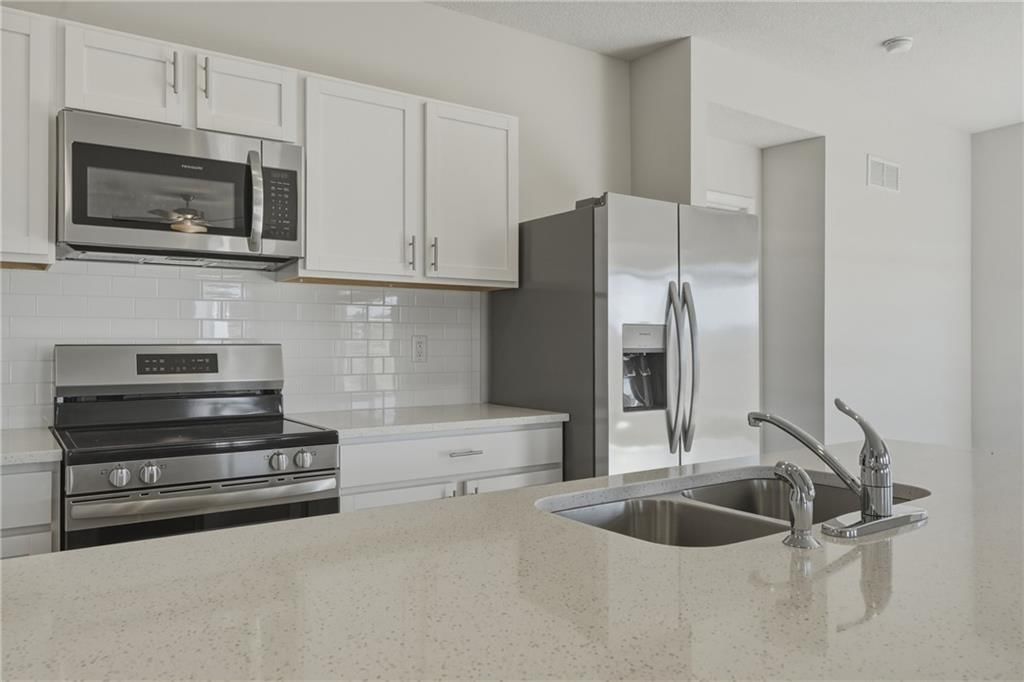 671 W Lanesfield Street — photo 22