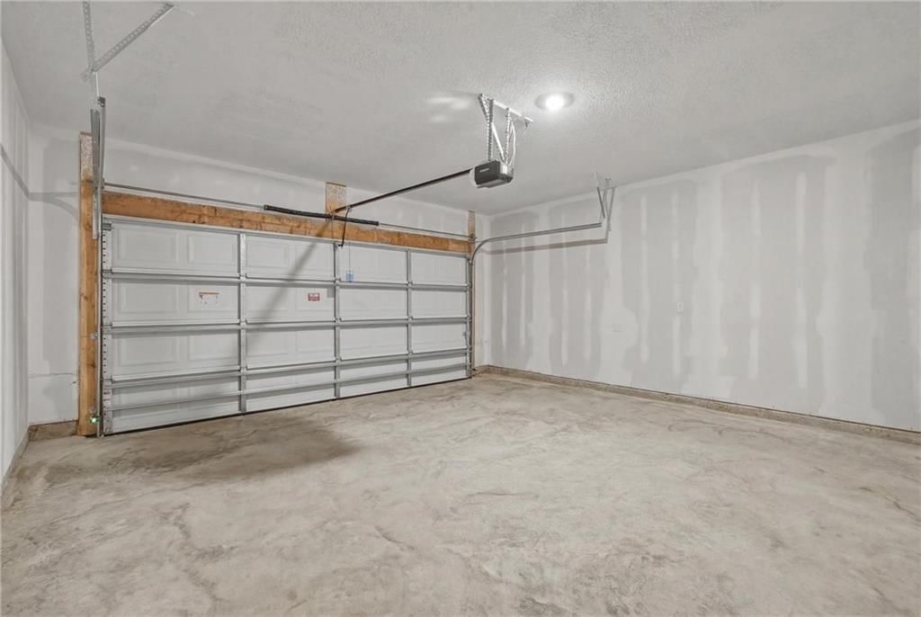 671 W Lanesfield Street — photo 28