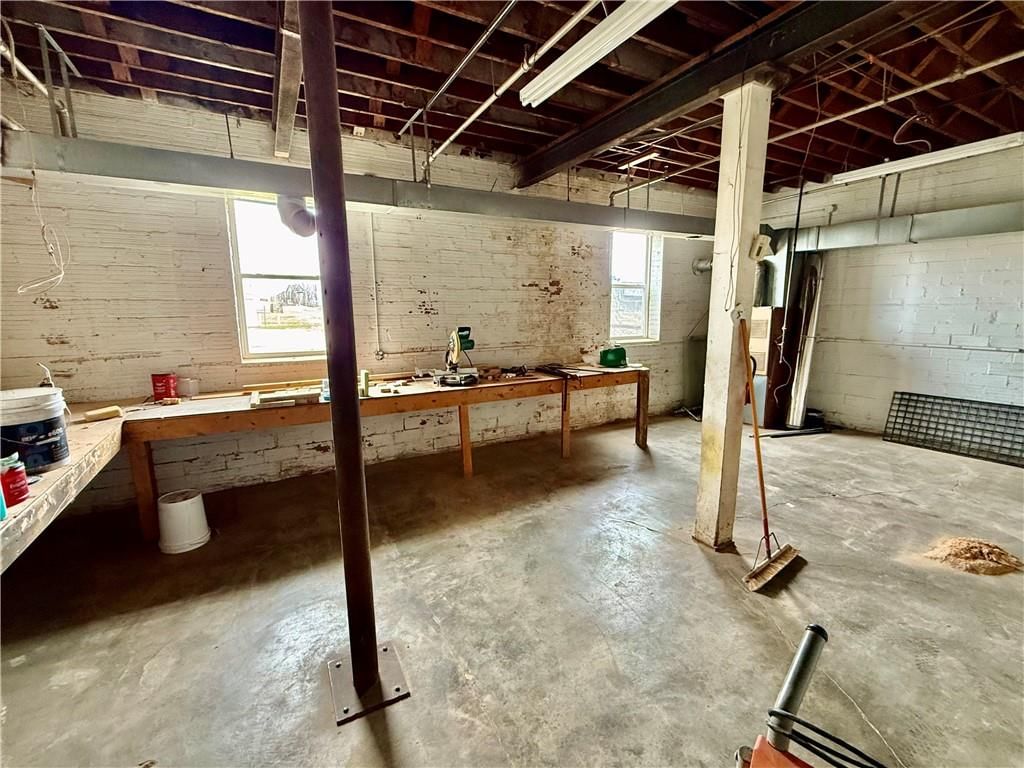 208 S 4th Street W — photo 20