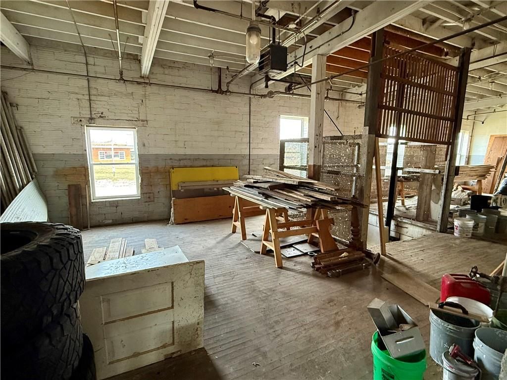 208 S 4th Street W — photo 37