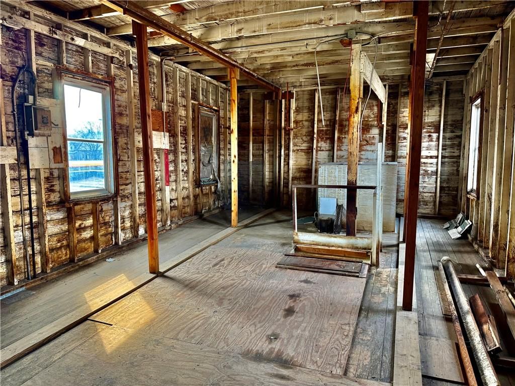 208 S 4th Street W — photo 62