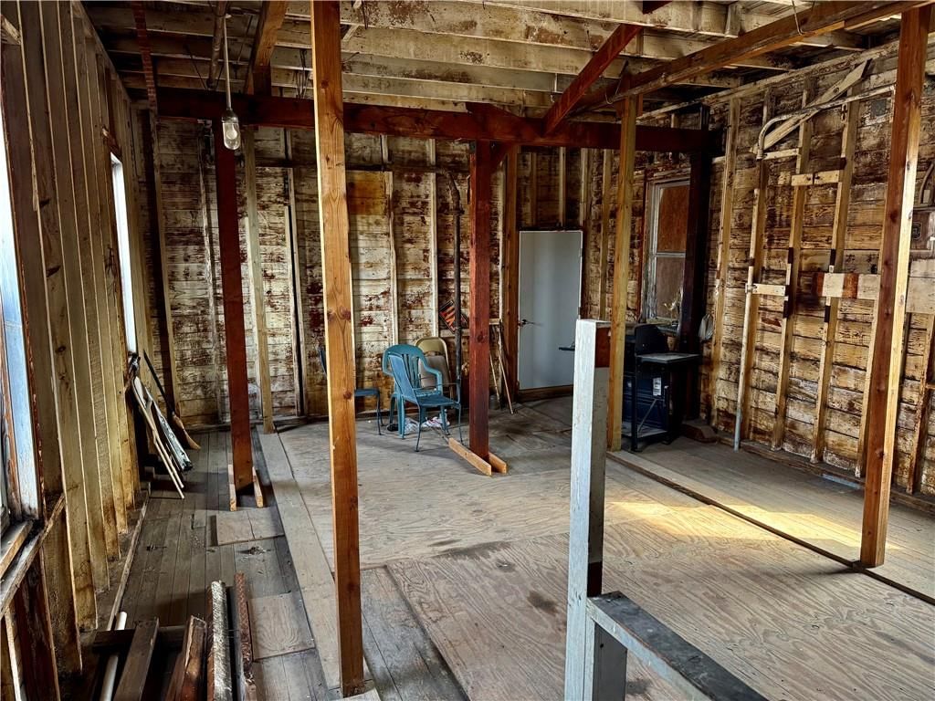208 S 4th Street W — photo 63