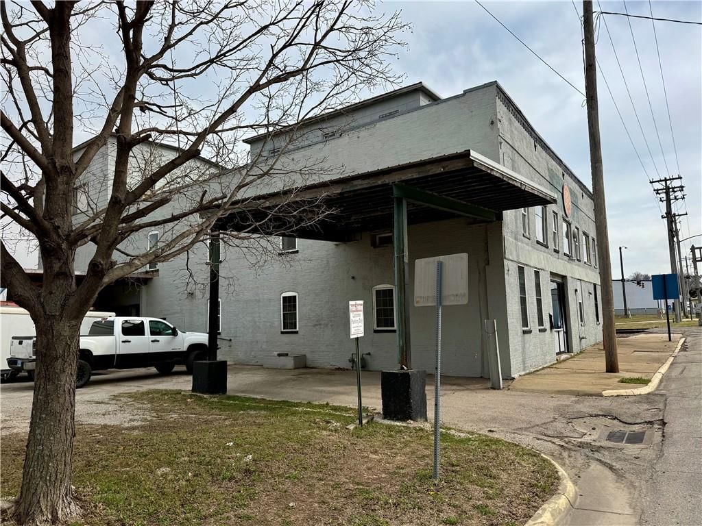208 S 4th Street W — photo 86