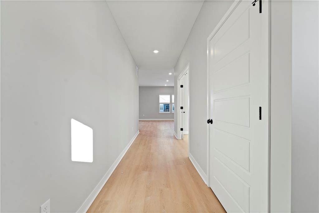 355 SW Chavis Drive — photo 2