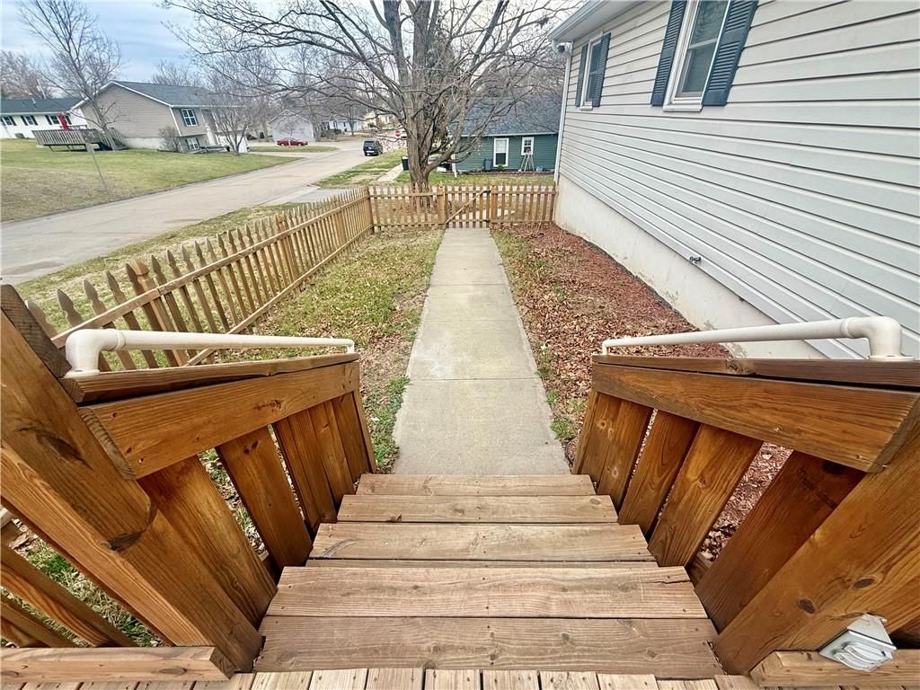 422 E THOMPSON Street — photo 3