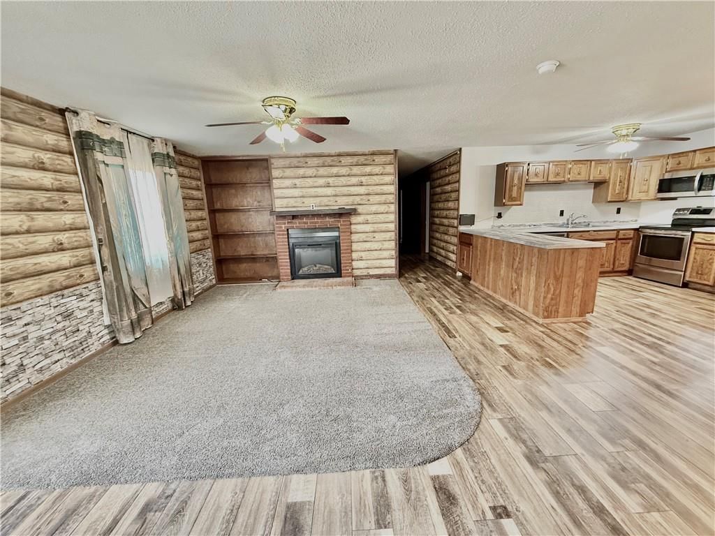 422 E THOMPSON Street — photo 4