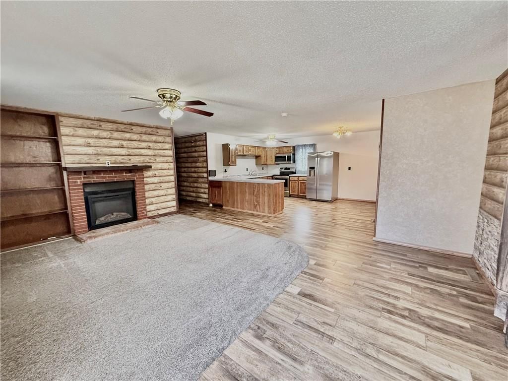 422 E THOMPSON Street — photo 6