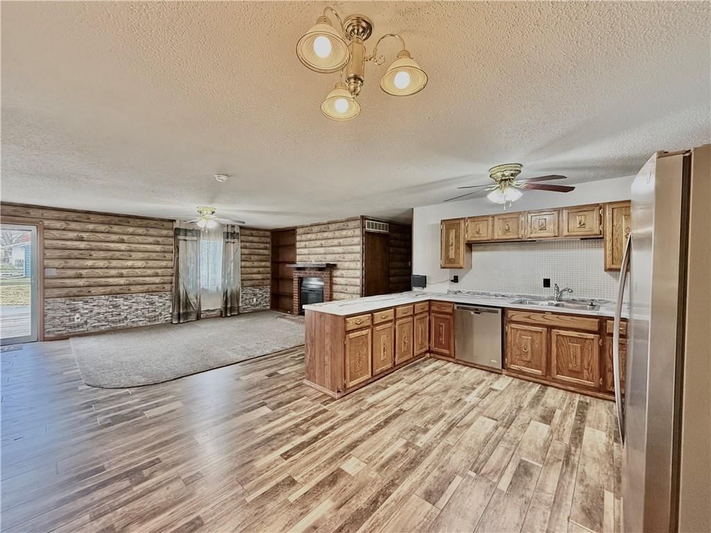 422 E THOMPSON Street — photo 8
