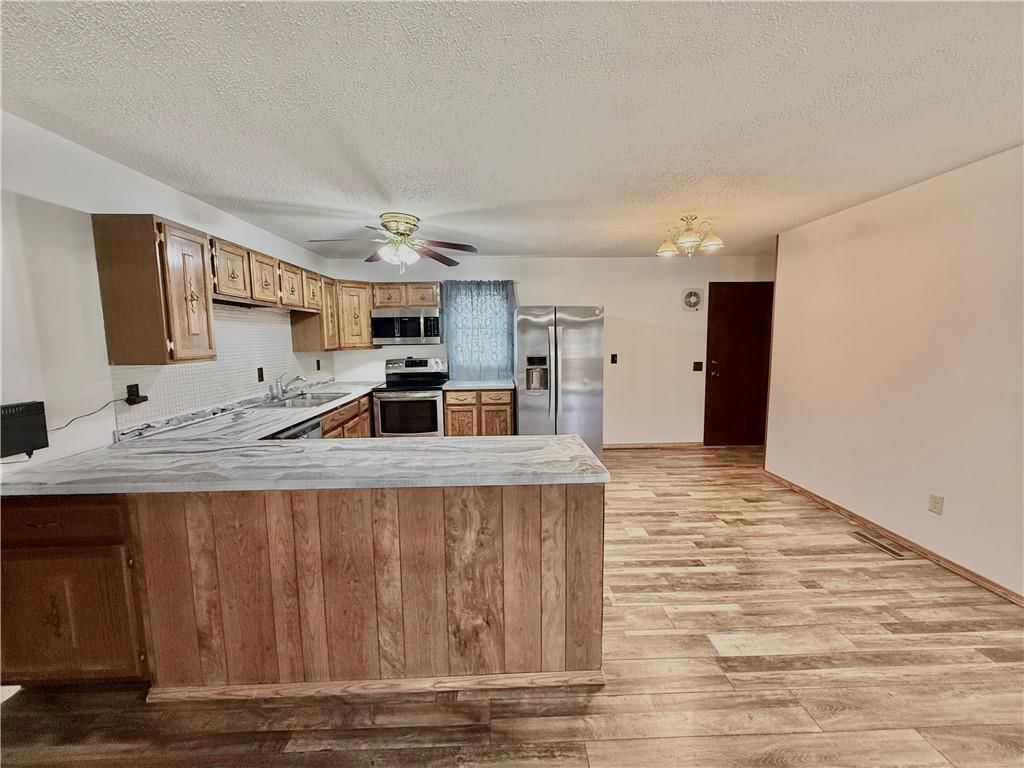 422 E THOMPSON Street — photo 9