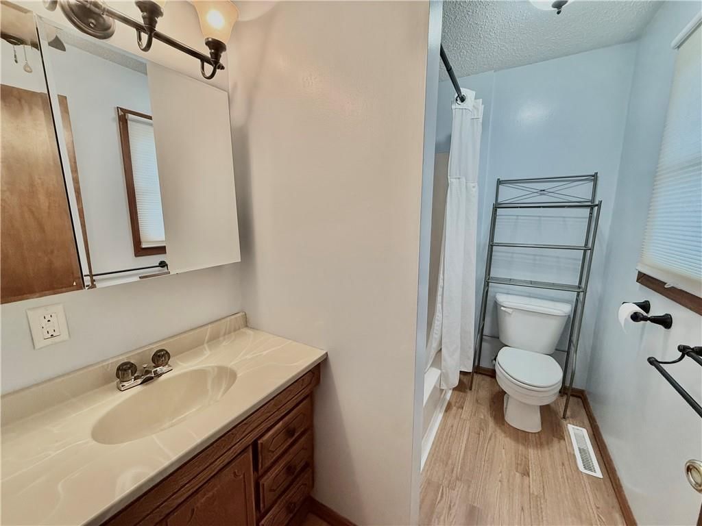 422 E THOMPSON Street — photo 18