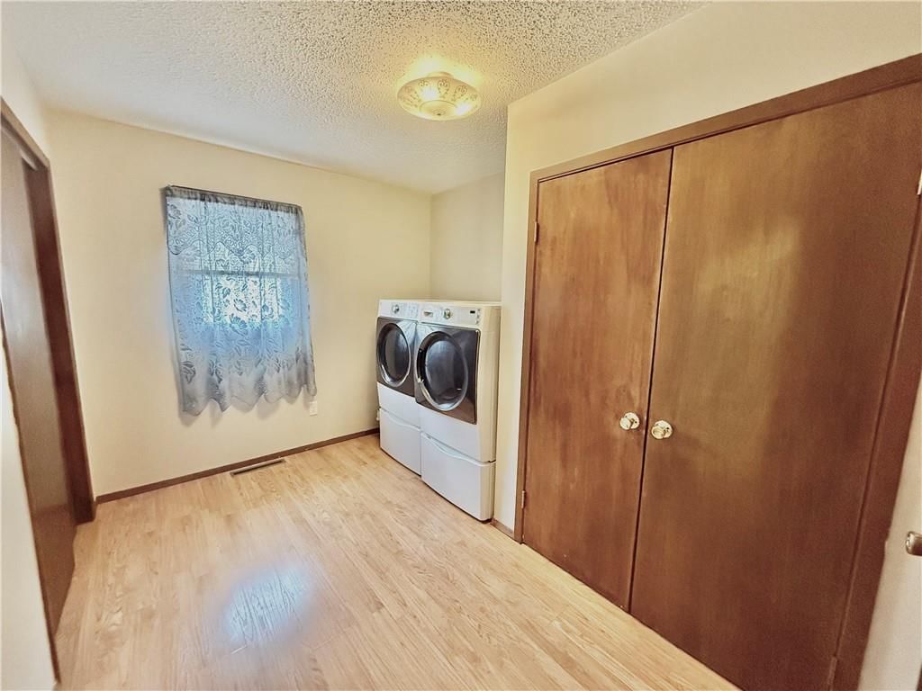 422 E THOMPSON Street — photo 20