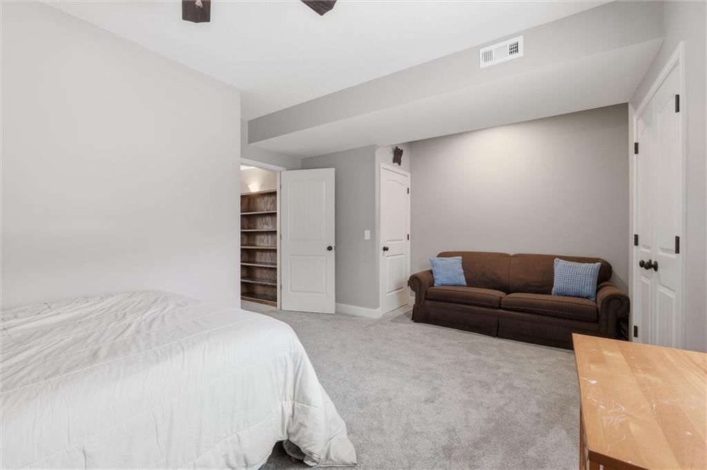 2308 W Piatt Lane — photo 31