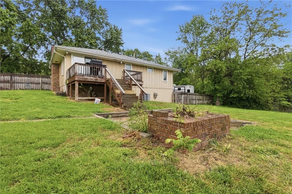 1922 N Redwood Drive — photo 23