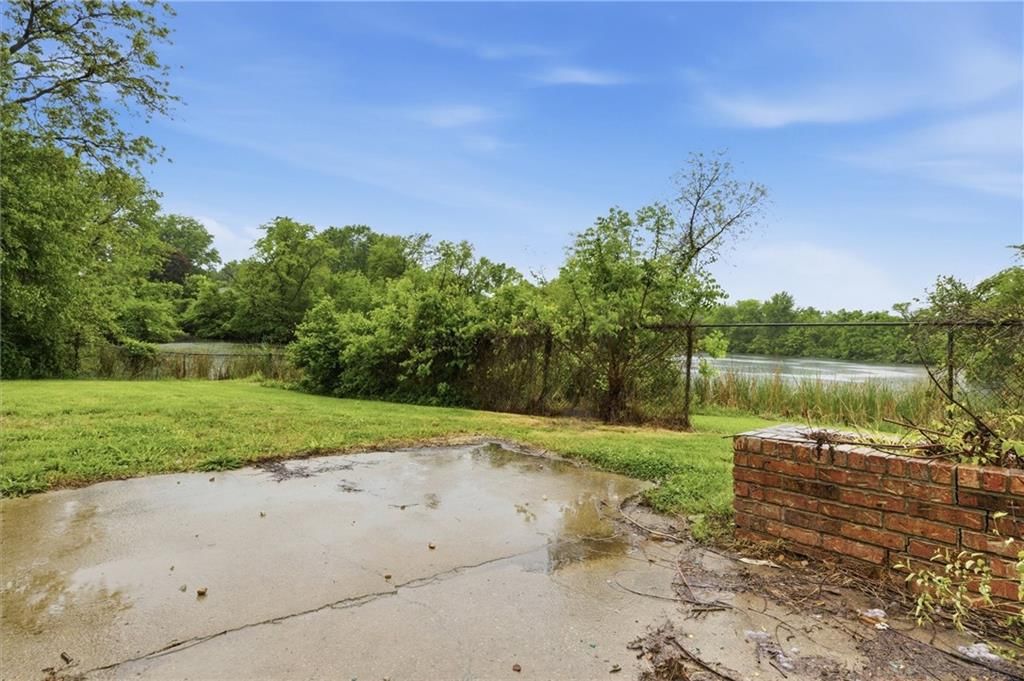 1922 N Redwood Drive — photo 25
