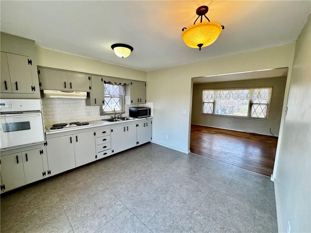 101 Collette Street — photo 4