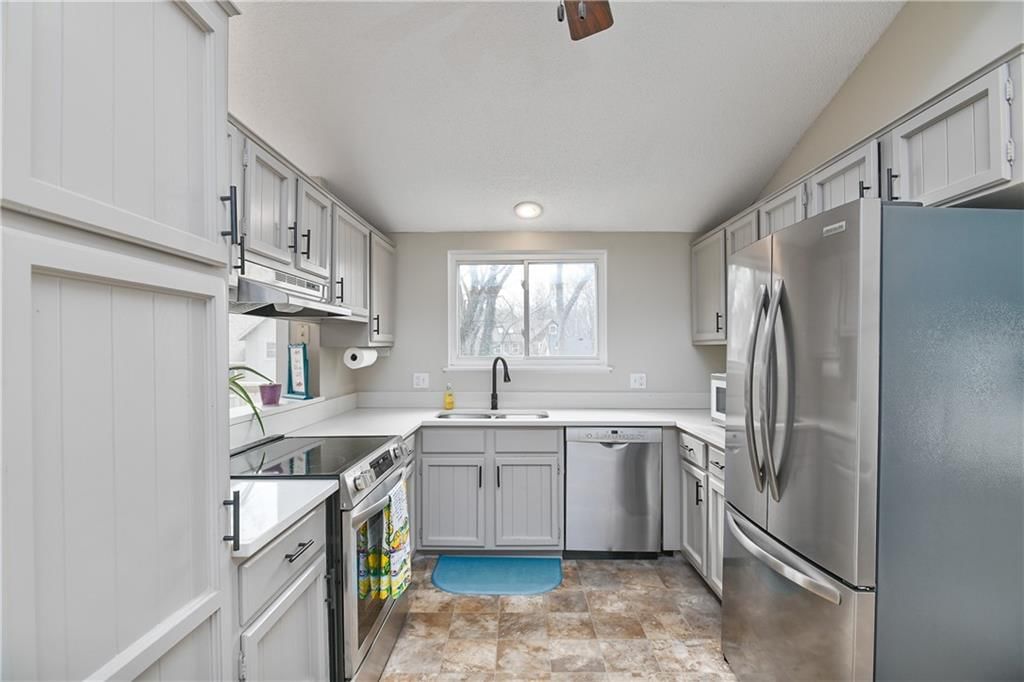 13823 W 80th Street — photo 12