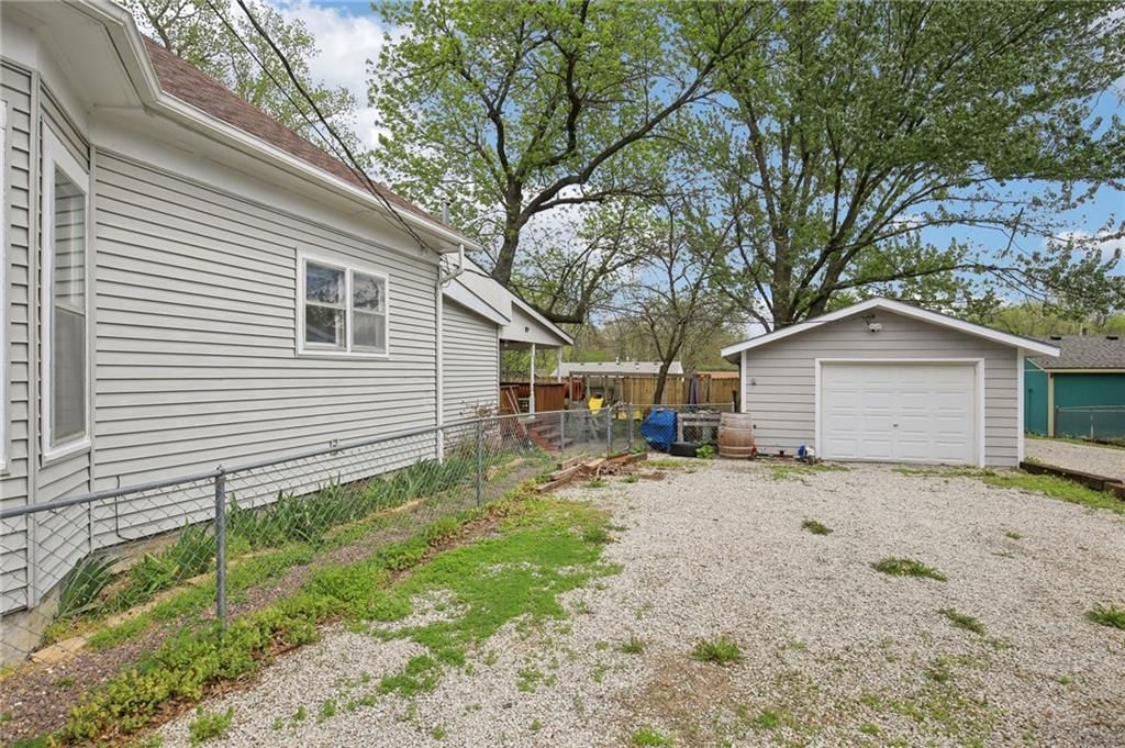 743 S Locust Street — photo 23