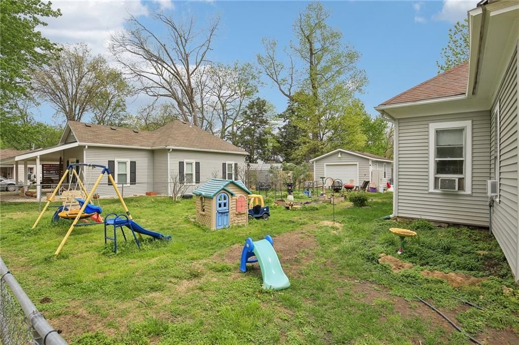 743 S Locust Street — photo 24