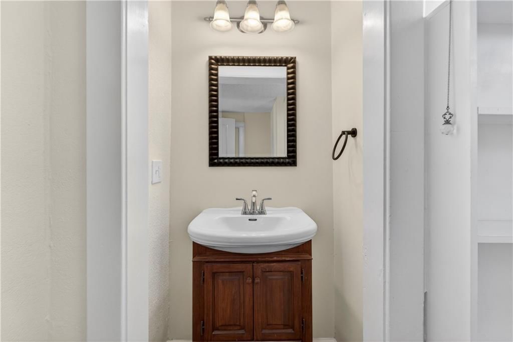 411 N Lawndale Avenue — photo 34